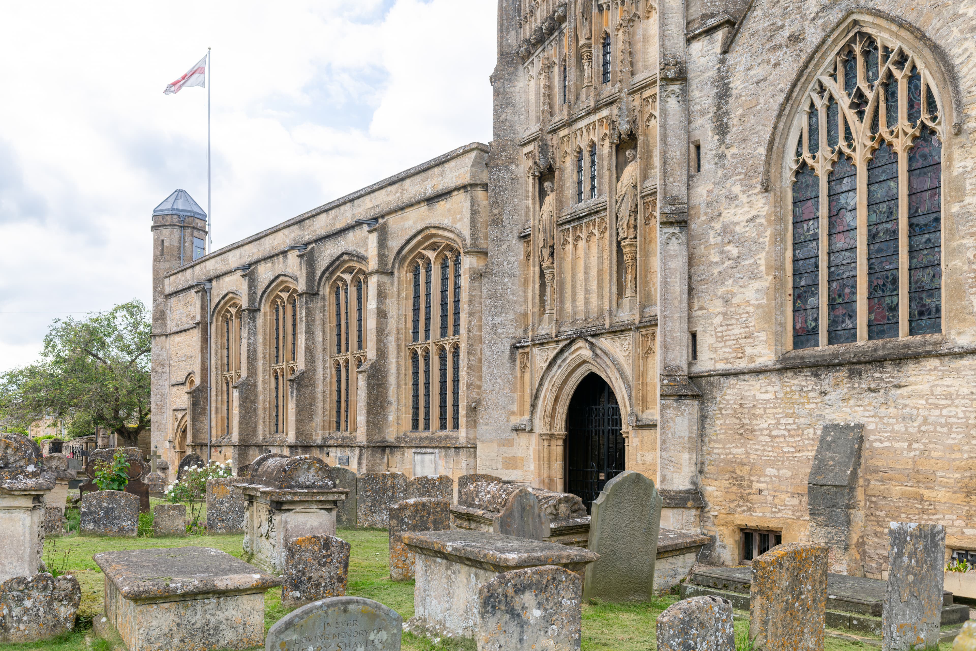 St John the Baptist Church, historic houses in Burford