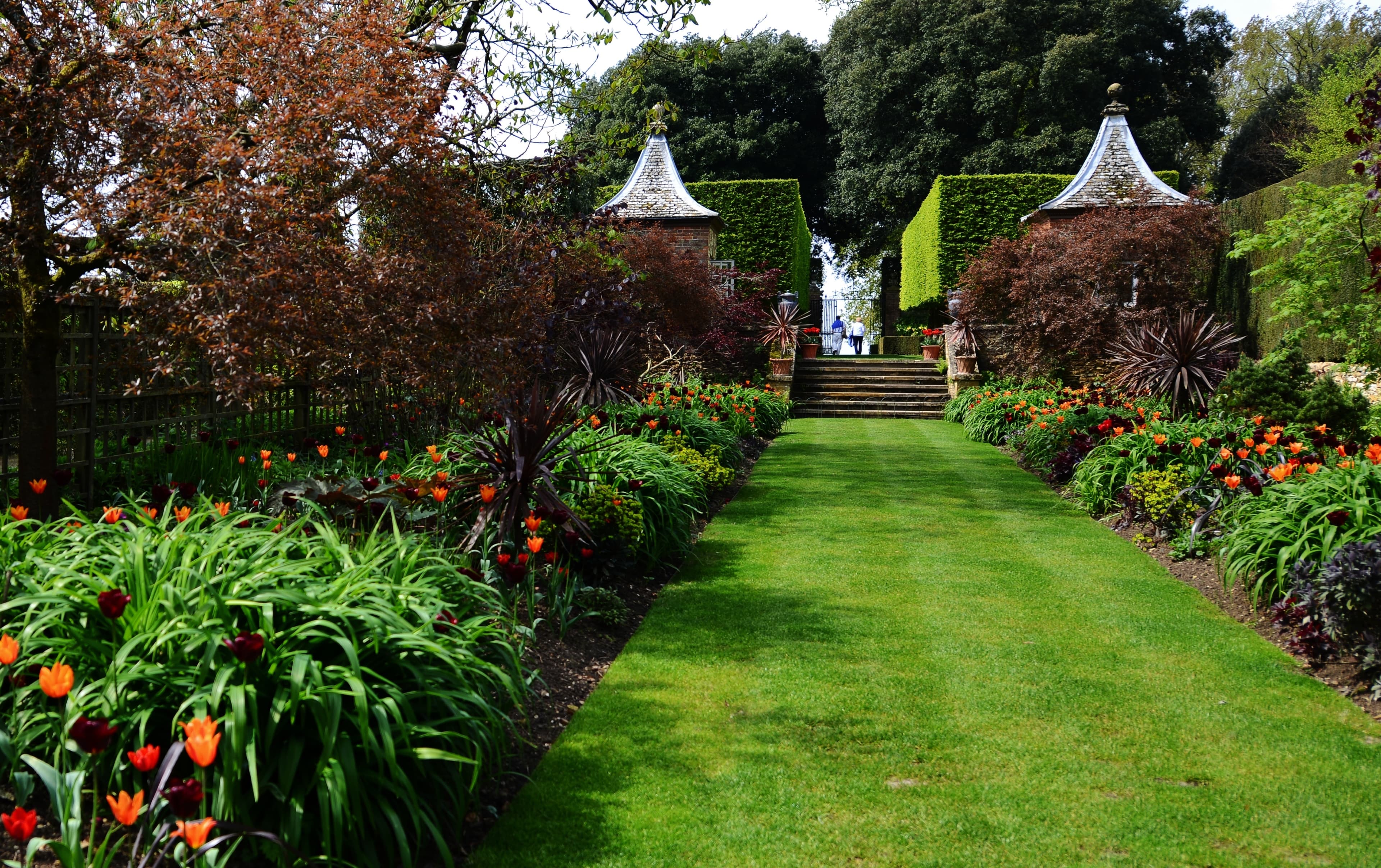 Hidcote Manor Garden, garden in Chipping Campden