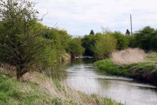The River Windrush and the Five Bridges, country walk in Bourton-on-the-Water